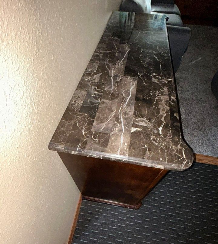 Beautiful Furniture Like New. 60"L 36"H 19"D