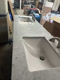 Double sink vanity
