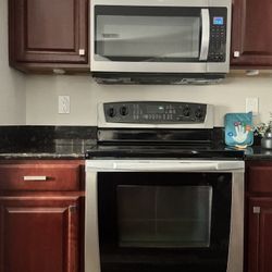 Whirlpool Microwave and Stove