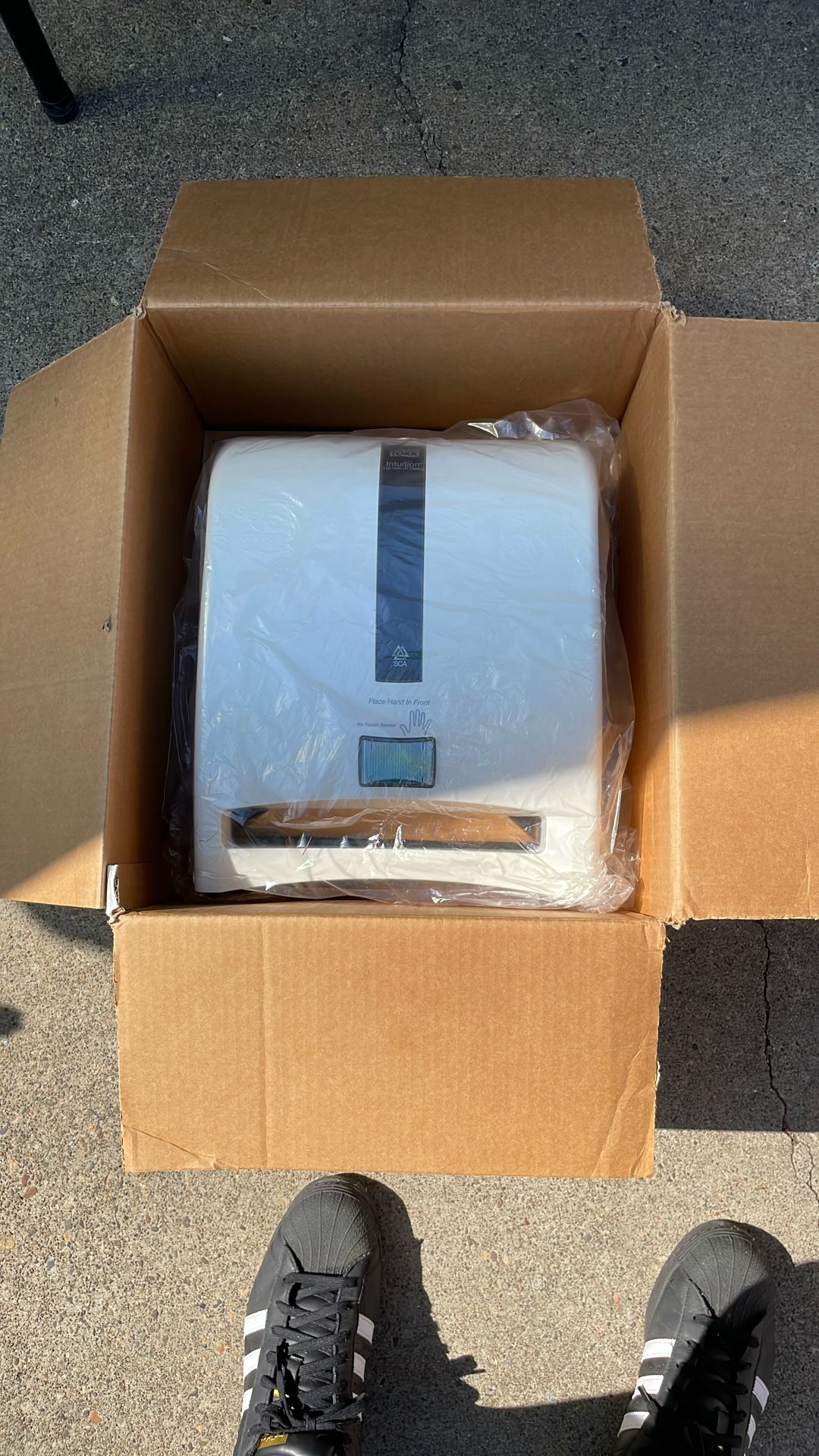 Automatic Roll Towel Dispenser