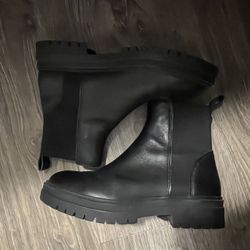 Steven Madden Black Boots!