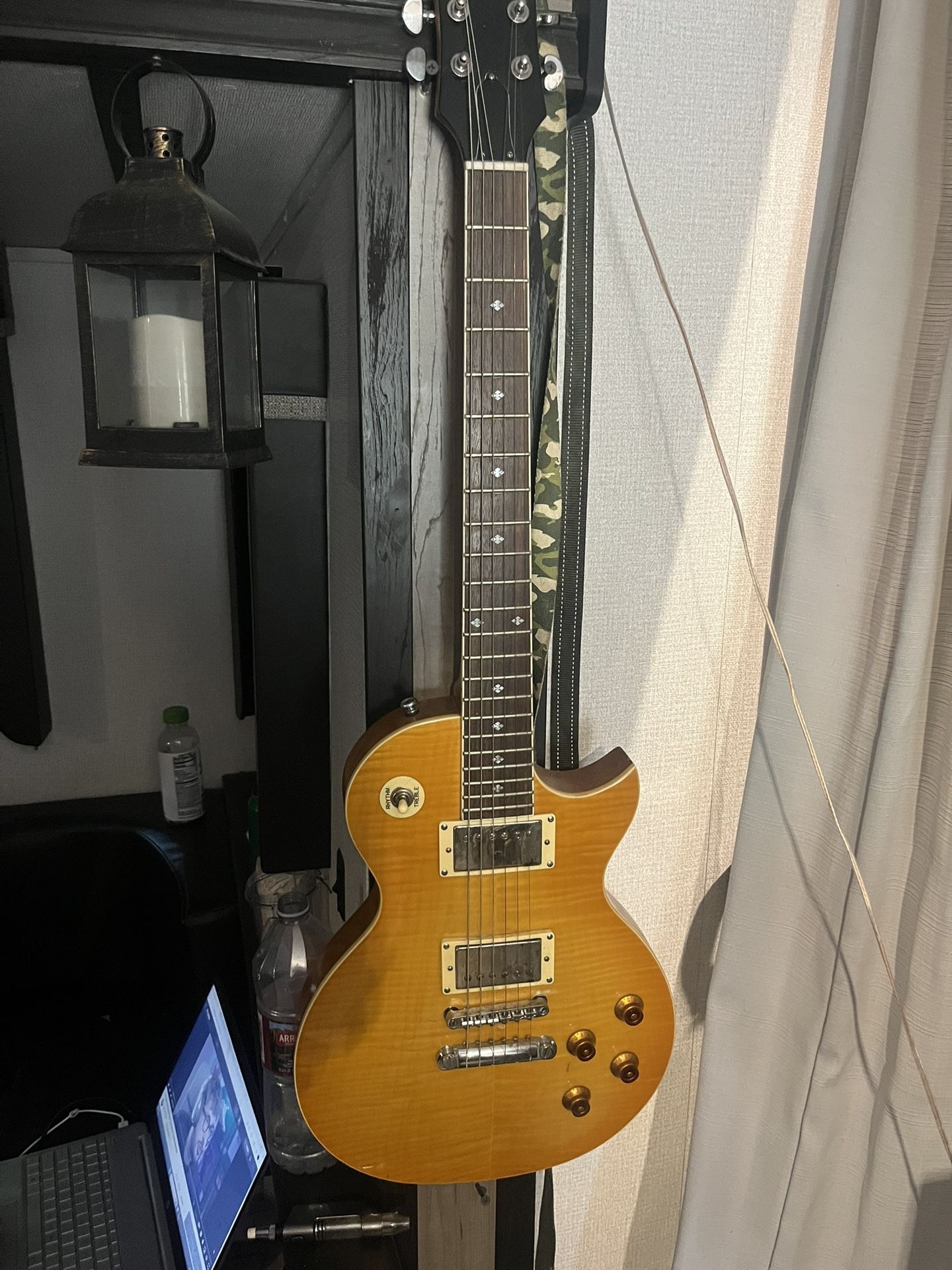 Xaviere 6 String Electric Guitar