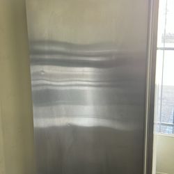 ELECTROLUX UPRIGHT FREEZER WITH ICE MAKER