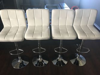 New Set Of 4 White Bar Stools / Adjustable Height And Swivel / Pricedr Is Firm / Pick Up Only / White Pub Stools / new in 📦    Plush model