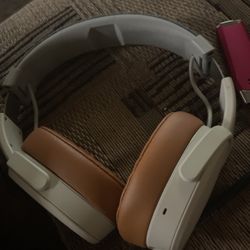 SkullCandy Crusher Headphones