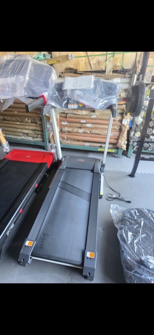 Compact Treadmill With Incline 