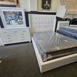 Brand New Queen Size Bedroom Set With Pillow Top Matt Dresser & Mirror LED $979