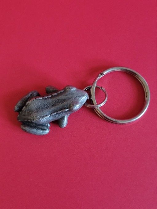 DANFORTH - Silver Frog Keychain, Handcrafted Pewter Bullfrog - 1" x 1 3/4"