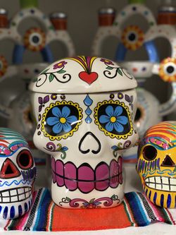 Brand new day of the dead dia de los muertos skull Calavera cookie jar 🚨 YES IT’S STILL AVAILABLE 🚨