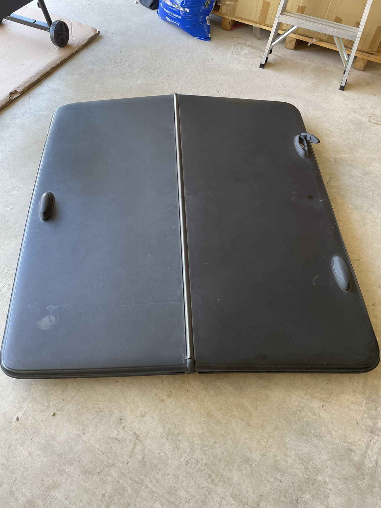 2001-2005 Ford Explorer Sport Trac Tonneau Cover Oem