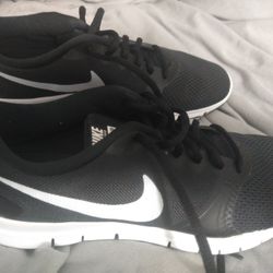 Nike Training Flex ESSENTiAl TR Size 10