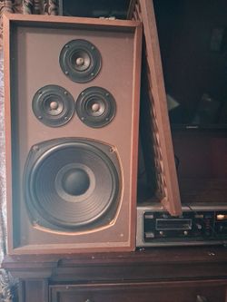 Vintage pair of nova 8s speaker work and sound amazing