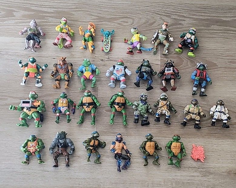 27 Vintage Teenage Mutant Ninja Turtles Action Figures