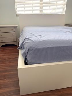 White Minimalist Bed Headboard Queen IKEA