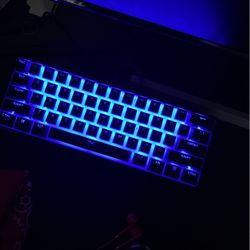 60% Keyboard HyperX Mouse HyperX Large Mousepad