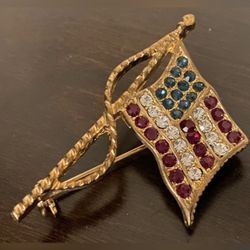 Vintage Patriotic Flag Brooch | Pin