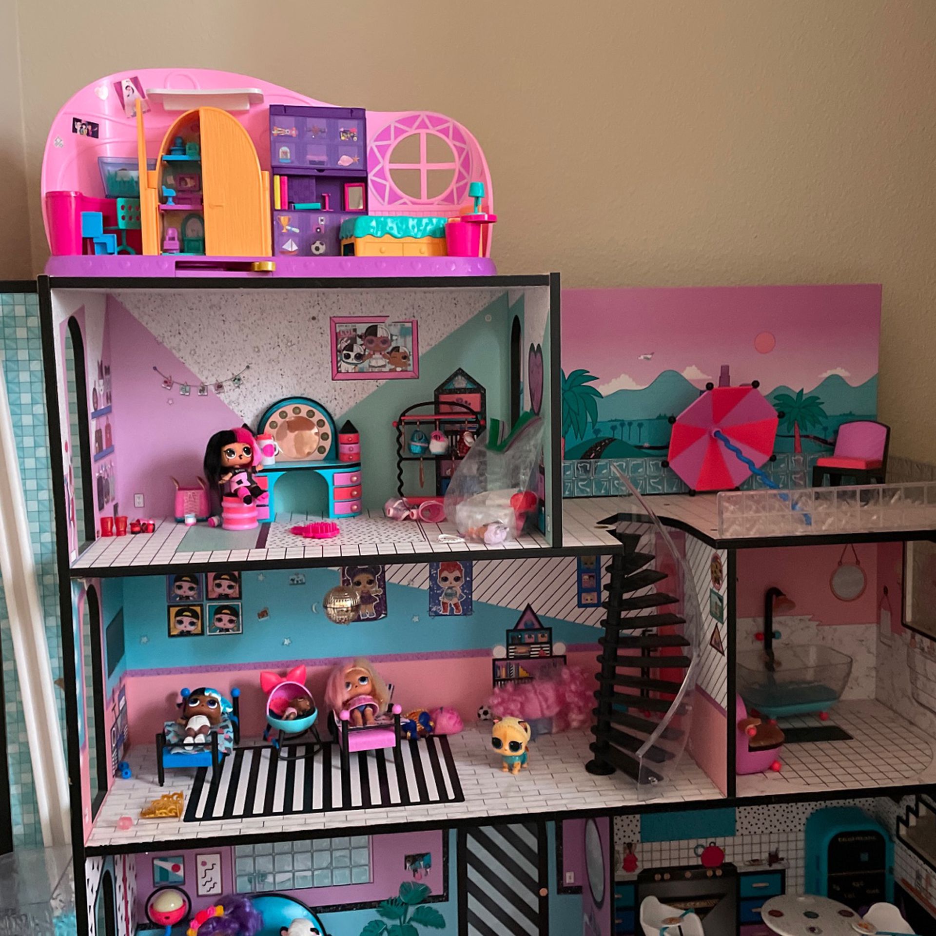 LOL Doll House with Extra Accessories