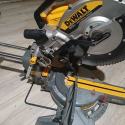 Miter Saw Sliding Dewalt Brushess 60 V 