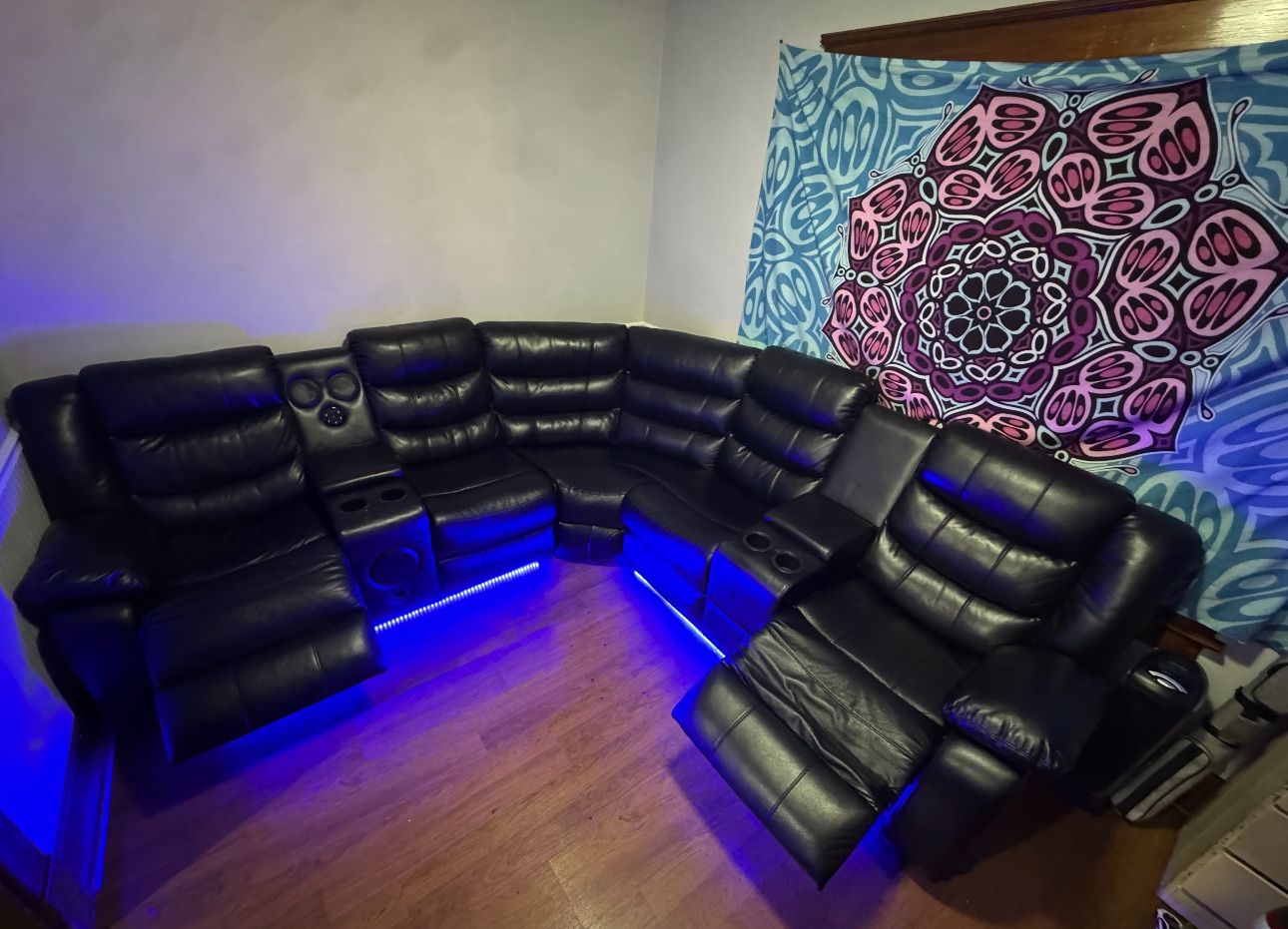 Leather Luxury Reclining Sectional Couch