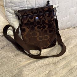 New Coach Signature Crossbody 
