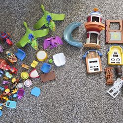 Dino Ranch Toy Bundle