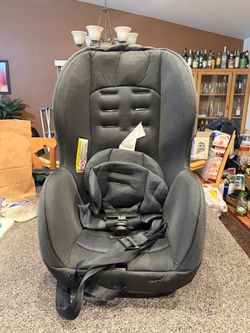 NEW Evenflo Titan 65 Convertible Car Seat