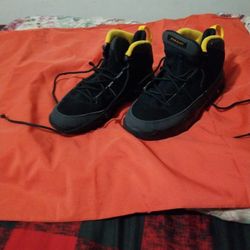 Kids unisex Sneakers  Size 1y
