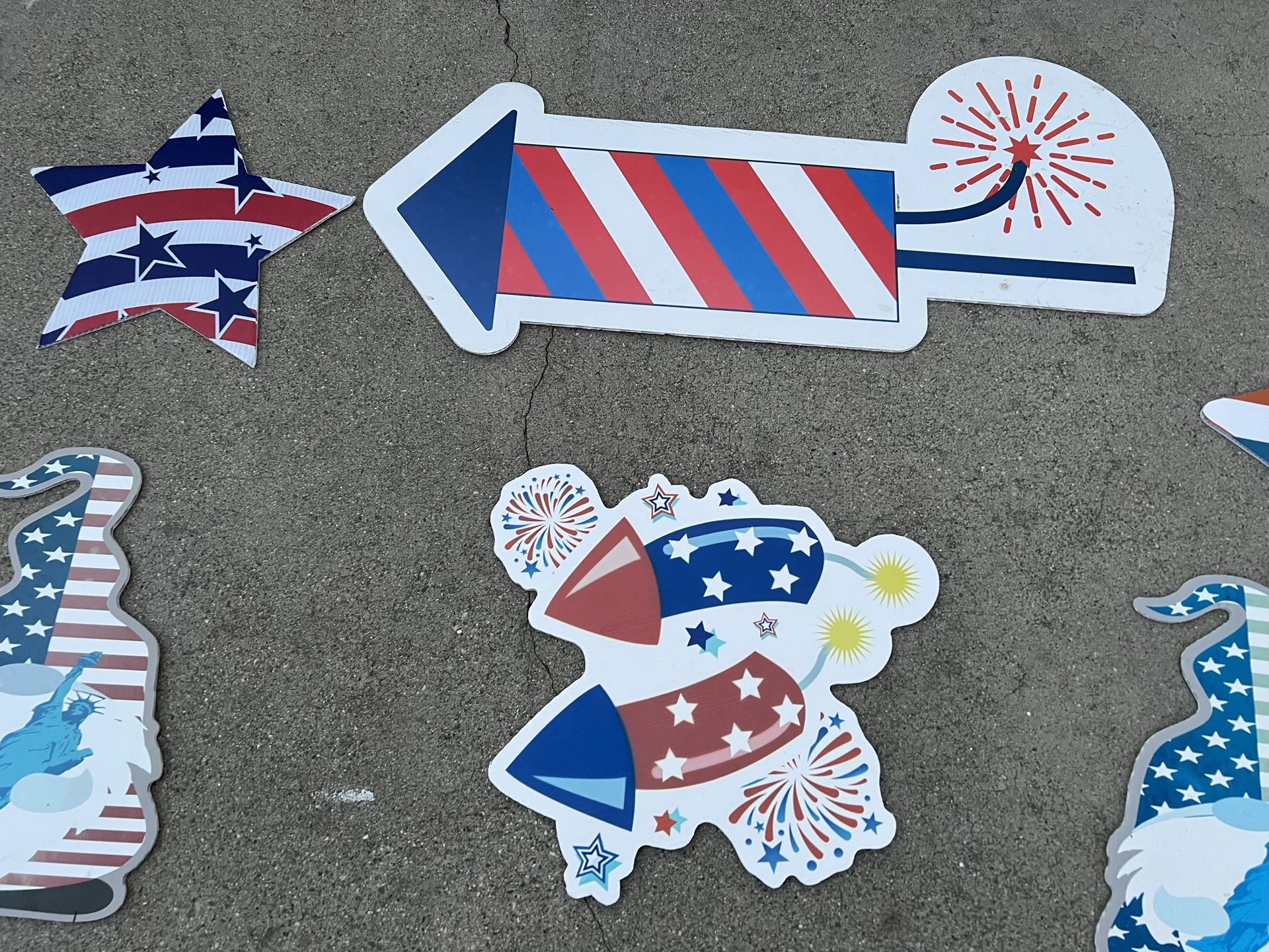  7 Pieces Of  4 Of July Patriotic Theme, 2 Feet”Rocket 