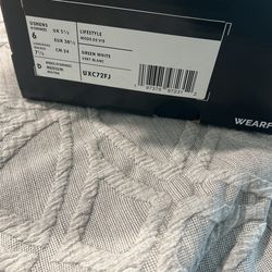 Green New Balance Figs