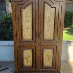 Cabinet Armoire FREE