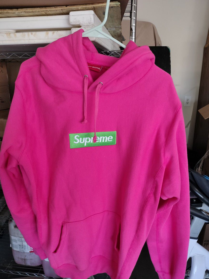 Men supreme Hoodie Size Large New No Tags 