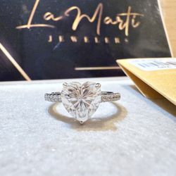 Brand New Silver 925 , 2 Carat Moissanite Ring Size: 6,7,8 VVS1 D clarity