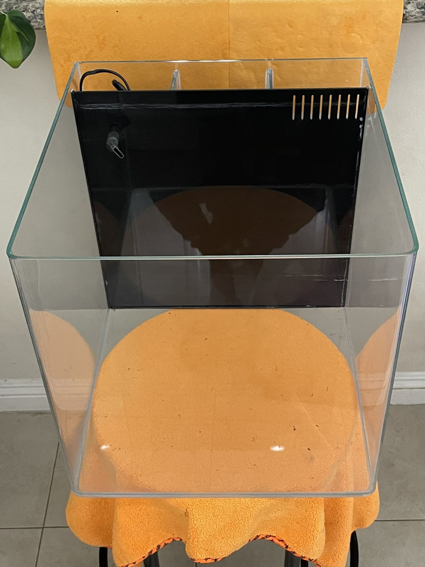 AIO Aquarium, Aqua Japan w/stock Return, 50w Heater, Coarse Sponge, Ceramics And Light