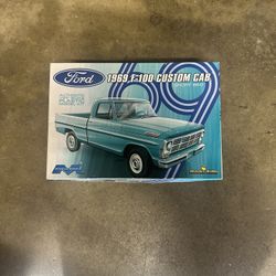 Moebius 1969 Ford F100 Custom Can Model Car Kit