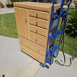 Dresser 