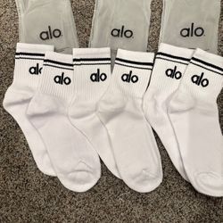 3 Pair Alo Yoga Unisex Throwback Socks White