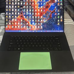 Dell XPS 17 9700 – 4K – 32GB RAM – 2TB SSD – Graphics