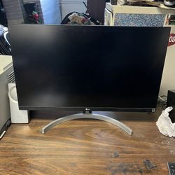 LG - 27UL600-W 27" IPS LED 4K UHD FreeSync Monitor with HDR (DisplayPort, HDMI)