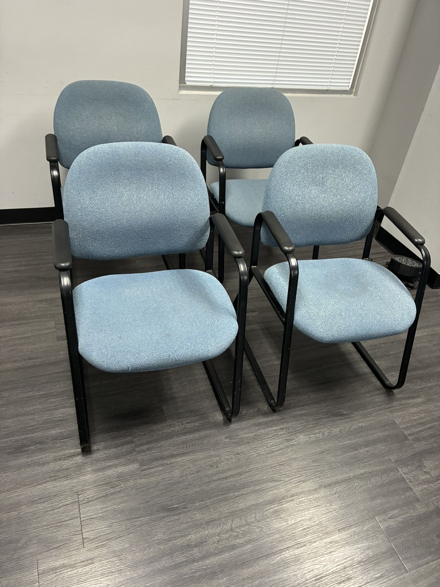 	Set of 6 Padded Office Guest Chairs