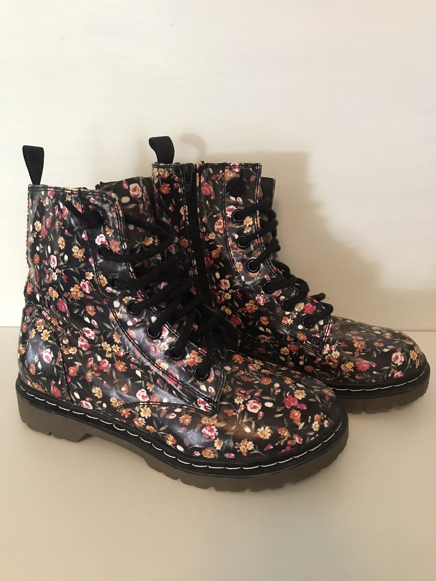 FLORAH Rain Boots Size Women’s 7.5/8