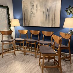 Beautiful Set Of 6 Height Chairs For Dining Room Or Kitchen Island In Good Condition!!! I Can Deliver.