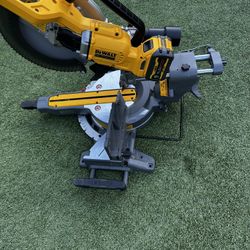 Miter Saw  Flex Volt 12 Inch