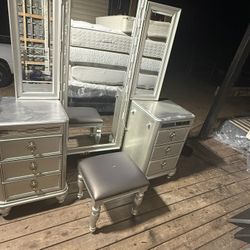 Silver Vanity With Mirror Vanity Stool