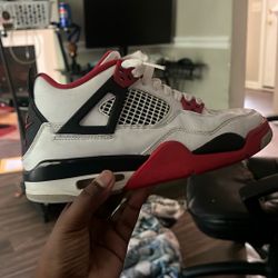 Air Jordan | OG Fire Red| Size 6 