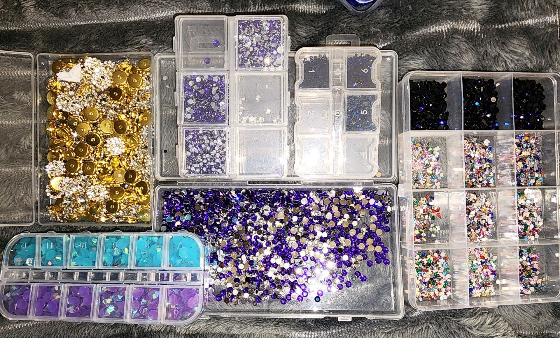 Big lot of non hot fix FLATBACK CRYSTALS. PURPLE, TEAL, BALCK and MULTI COLORED shapes ++,