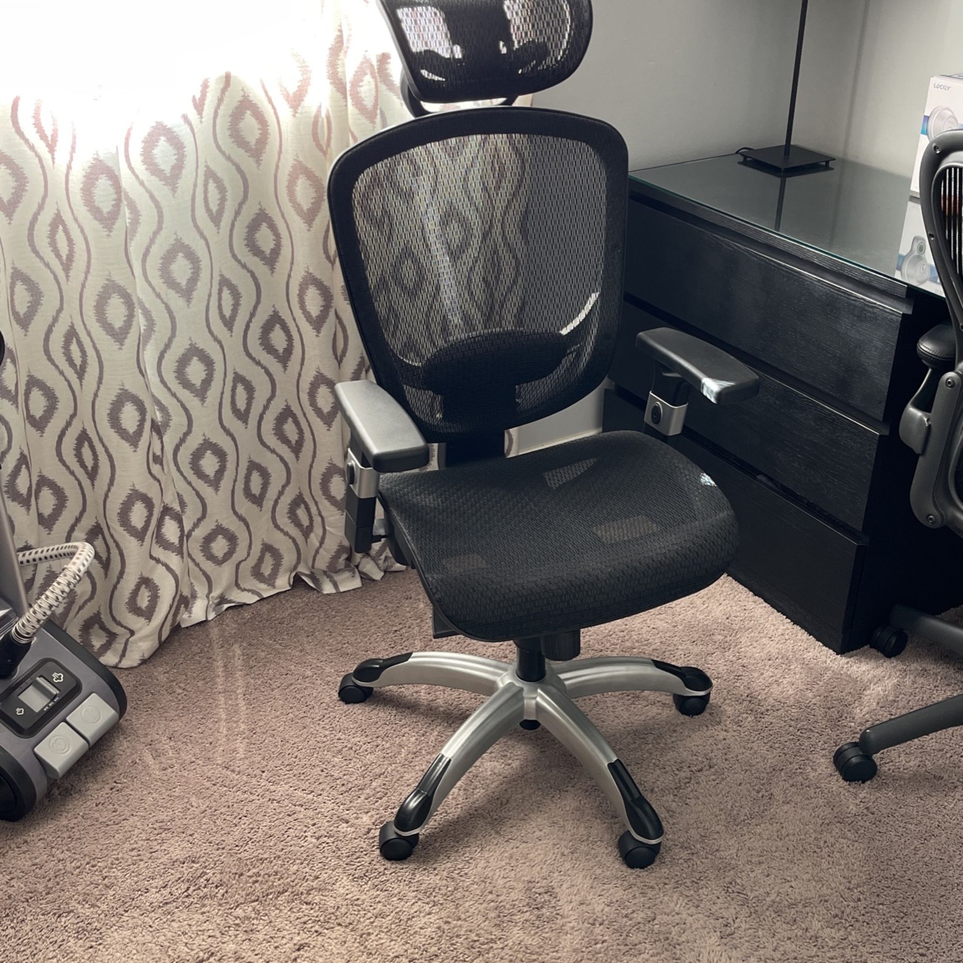 Hyken Mesh Office Executive Chair With Headrest - Black