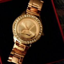louis vuitton rose gold watch