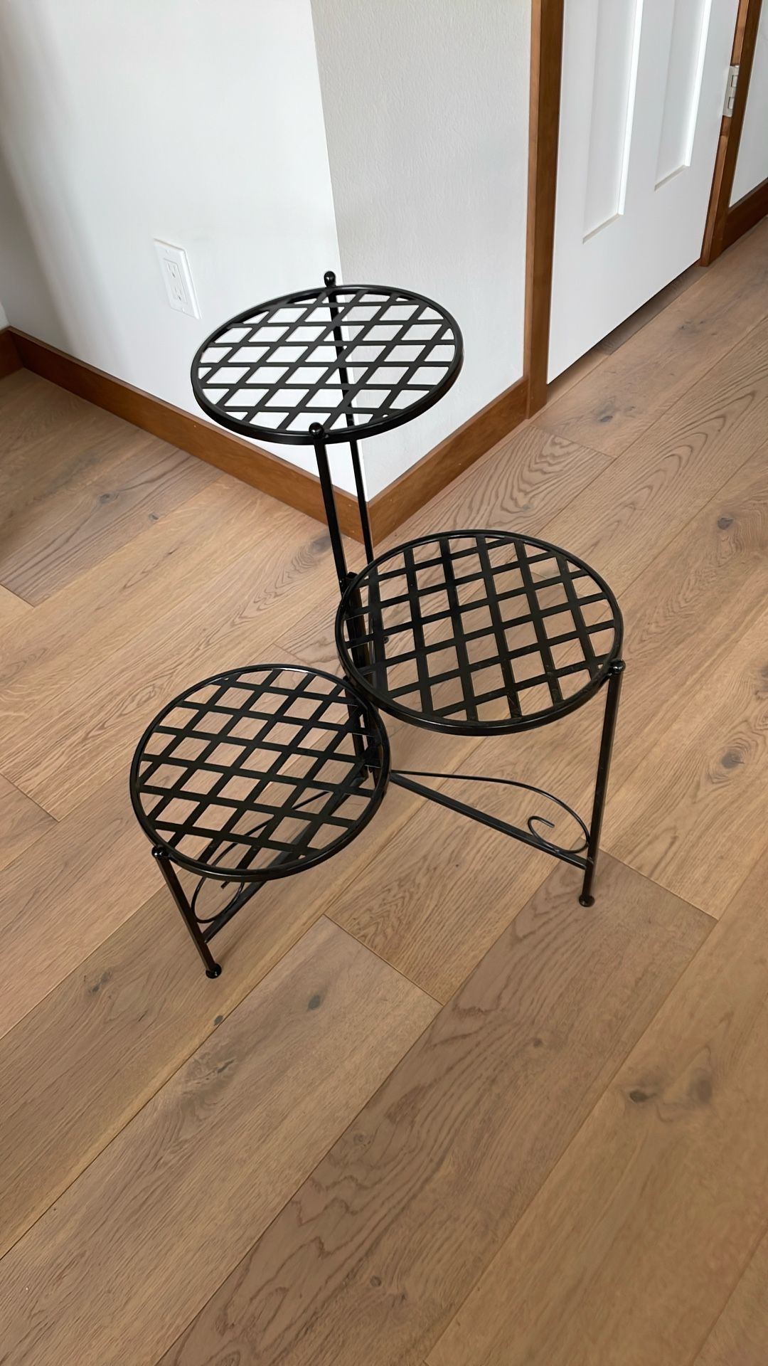 Cute Three-tier Plant Stand