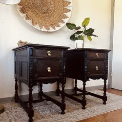 🪴 Gorgeous Vintage/Antique Solid Wood Black & Walnut Nightstands! Delivery Available! 👀
