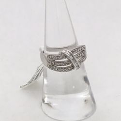 Beautiful Ladies 14k White Gold Diamond Fashion Ring